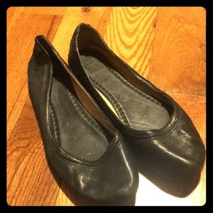 Frye Carson Ballet Flats in black size 8